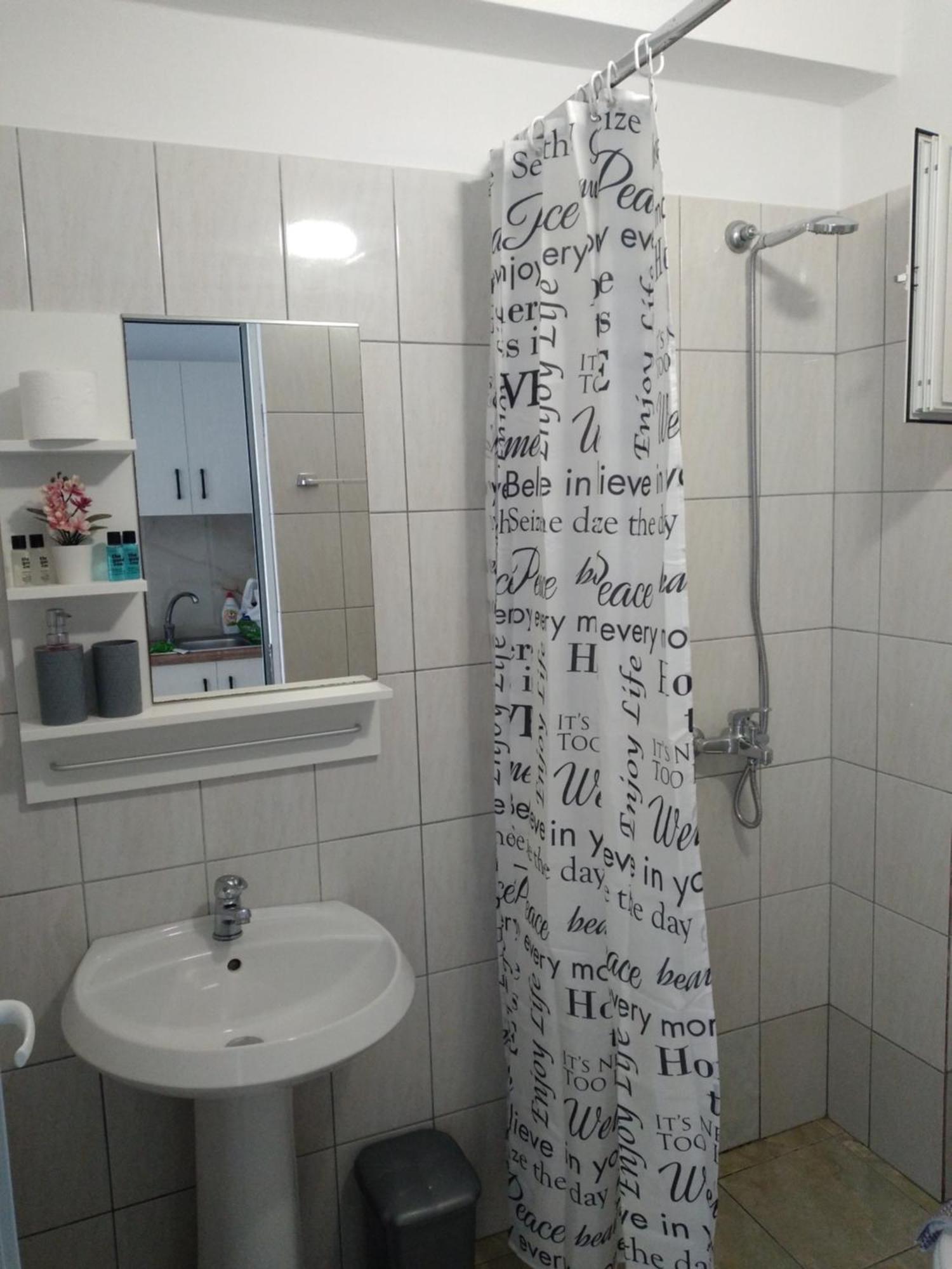 Nadim Rooms Himara Kültér fotó